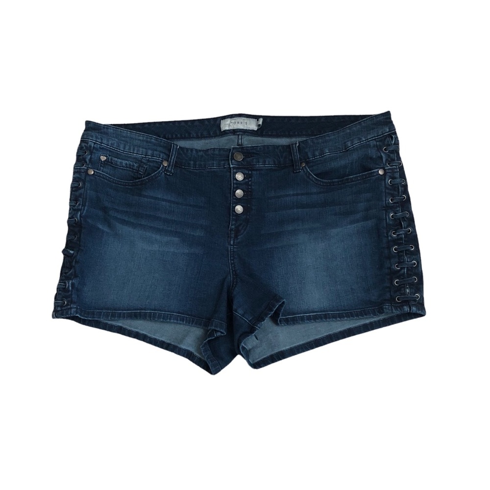 TORRID JEANS SHORTS SIZE 24